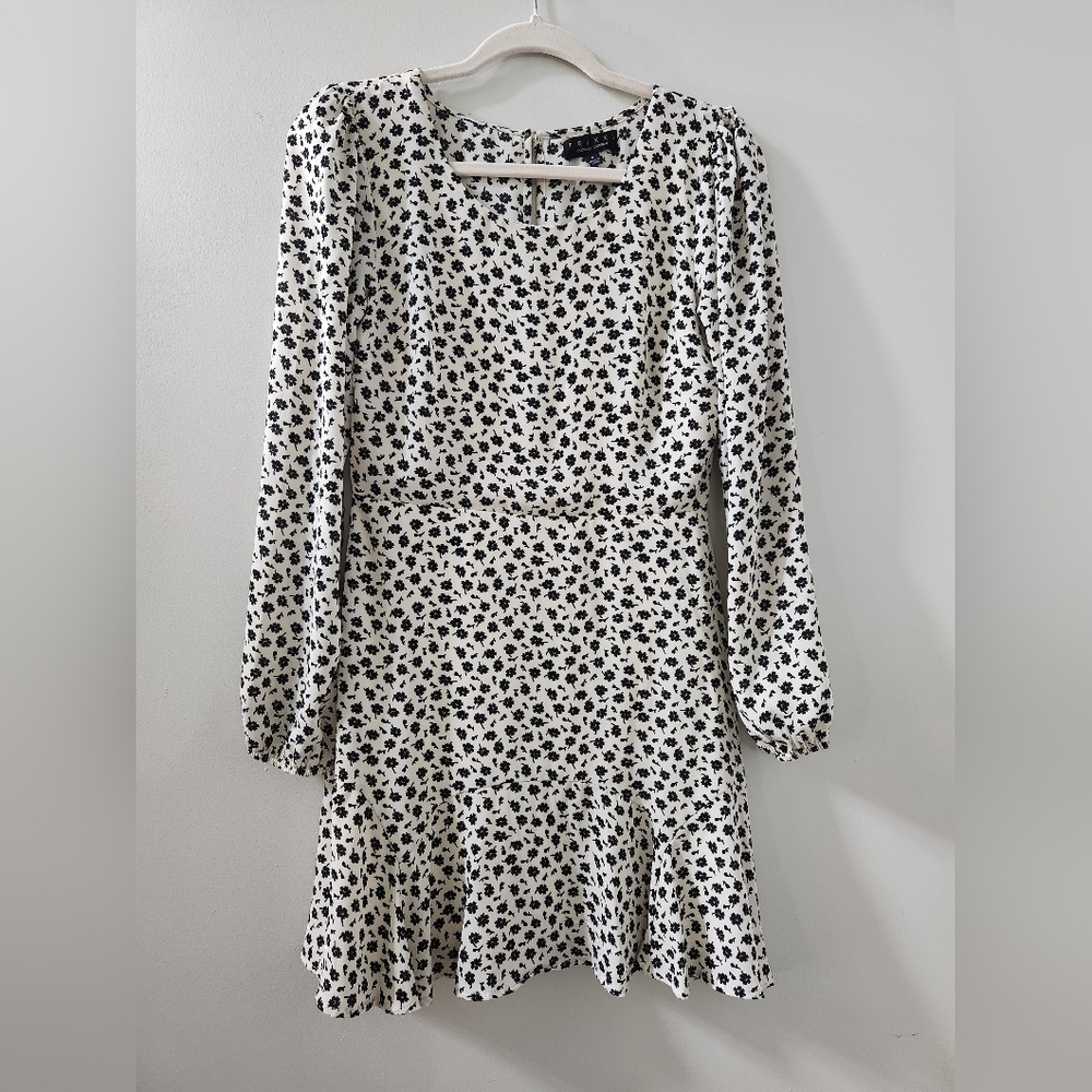 Trixxi Long Sleeve White Black Floral Flounce Hem Mini Dress Size Small (E13)